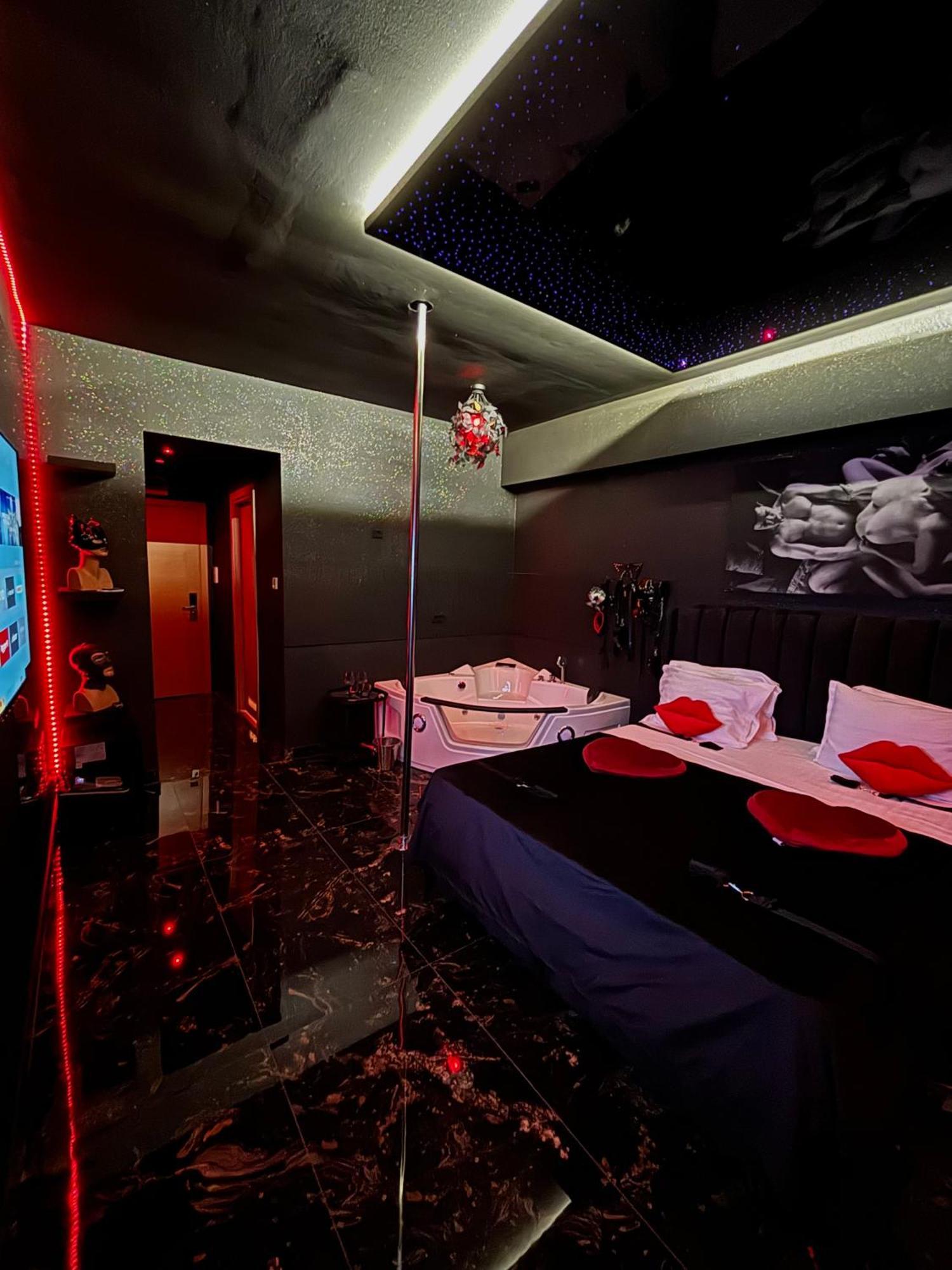 Romeo Nights - Love Rooms - Adults Only Βουκουρέστι Εξωτερικό φωτογραφία